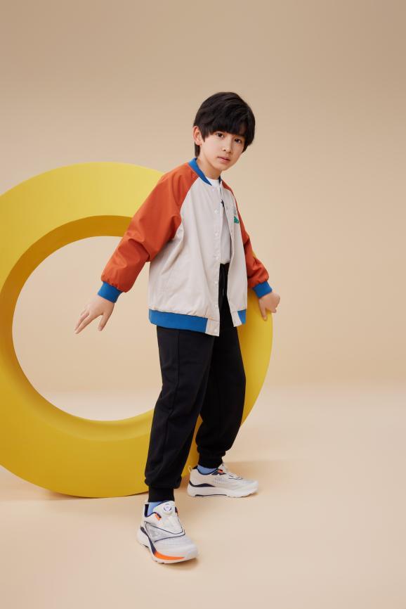 涨趋势功能性儿童运动鞋成“刚需”千亿球友会首页热爱运动人群呈上(图1)