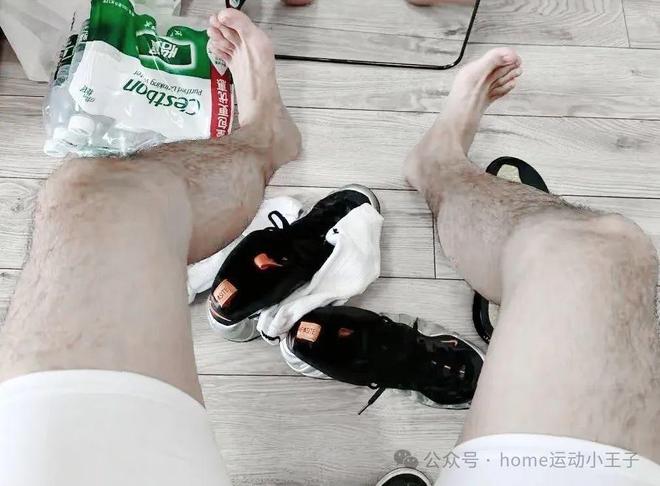 化武器”：臭脚与臭鞋的秘密联盟球友会体育网站体育生的 “生(图8)