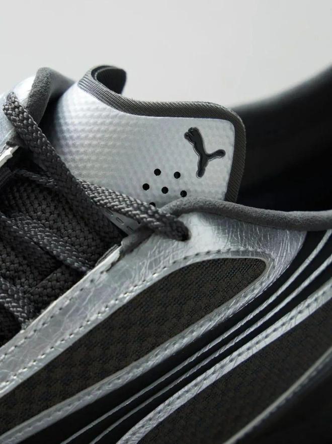 4双sneakers值得一冲！当「液态银」成春夏潮人招牌色这(图3)