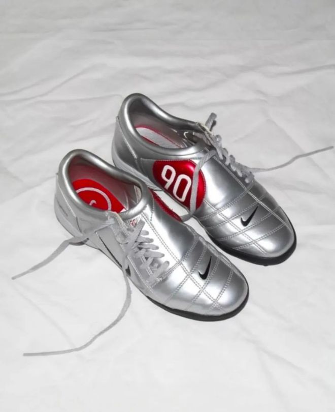4双sneakers值得一冲！当「液态银」成春夏潮人招牌色这(图10)