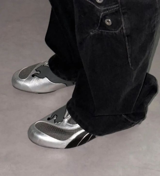 4双sneakers值得一冲！当「液态银」成春夏潮人招牌色这(图24)