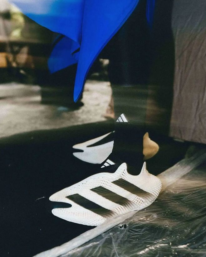 」不再只是联名、限量款2025 的「好球鞋(图2)